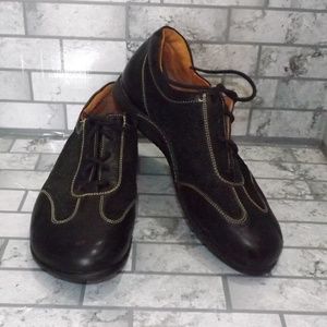 Think! Black Leather Walking Oxfords